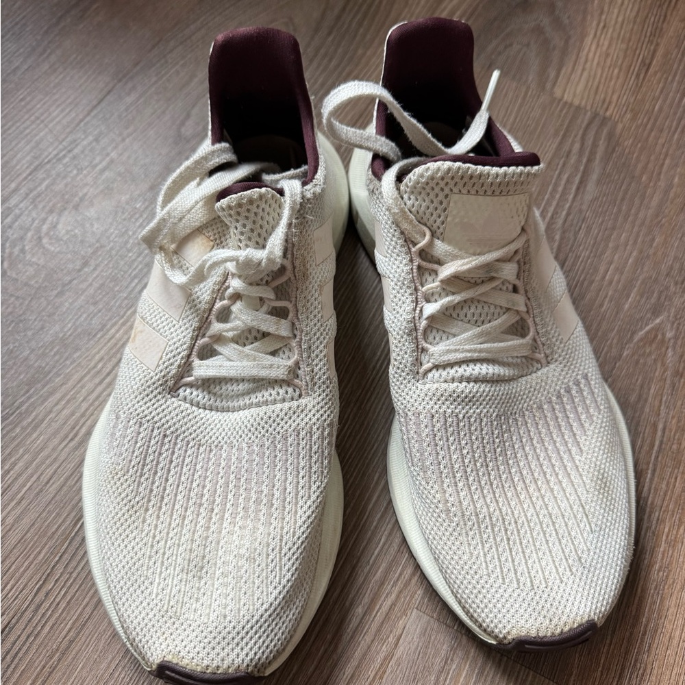 Adidas Swift Run Cloud White and maroon